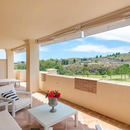 4201 Contemporary 2 Bedroom Golf Apt *
