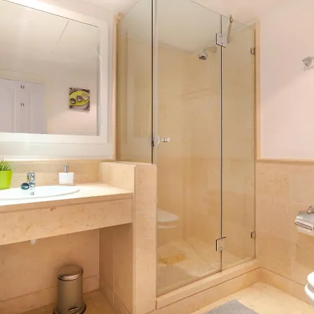 4201 Contemporary 2 Bedroom Golf Apt 公寓 贝纳阿维斯