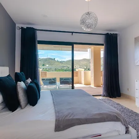 4201 Contemporary 2 Bedroom Golf Apt * 贝纳阿维斯