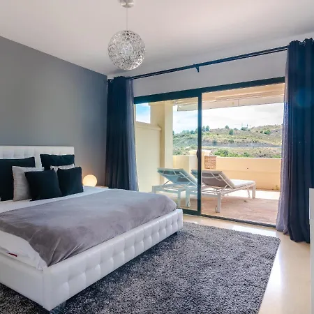 4201 Contemporary 2 Bedroom Golf Apt * 贝纳阿维斯